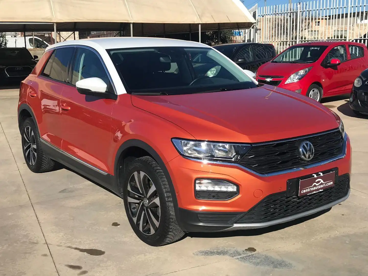 Volkswagen T-Roc 1.6 TDI IQ.Drive BlueMotion Technology Orange - 1