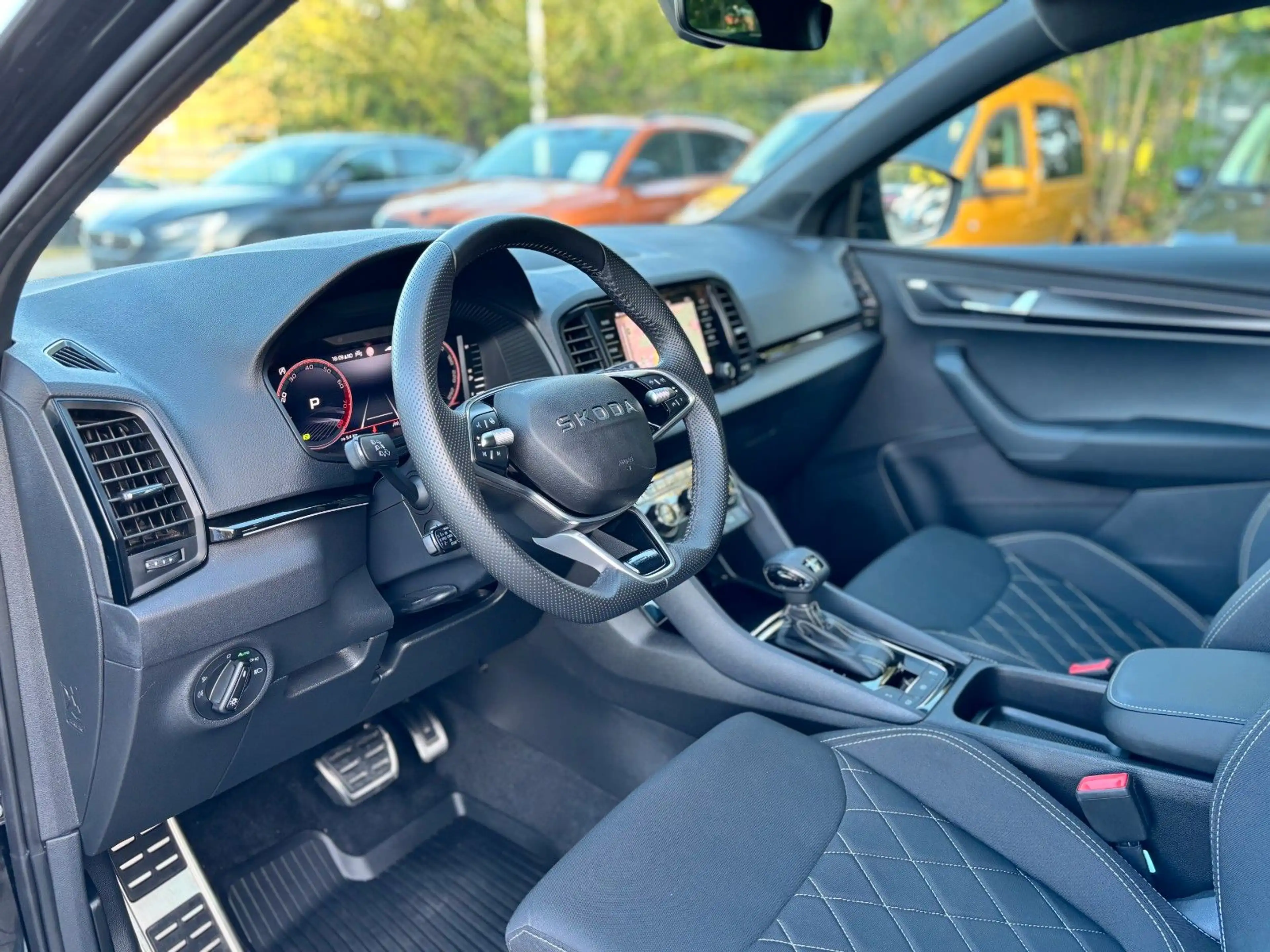 Skoda Karoq 1.5TSI DSG Sportline Canton Navi Vcocpit — photo 11