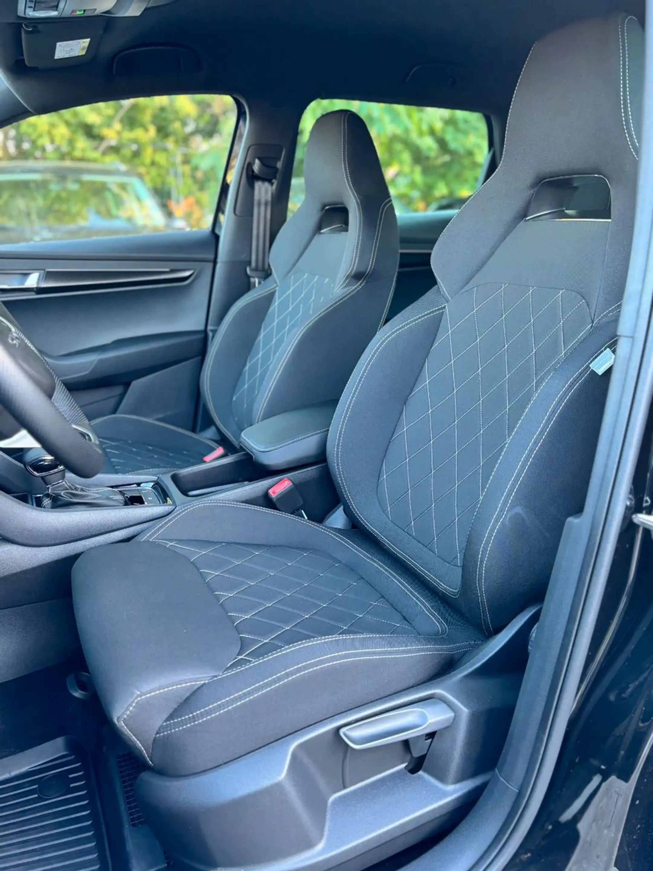 Skoda Karoq 1.5TSI DSG Sportline Canton Navi Vcocpit — photo 15