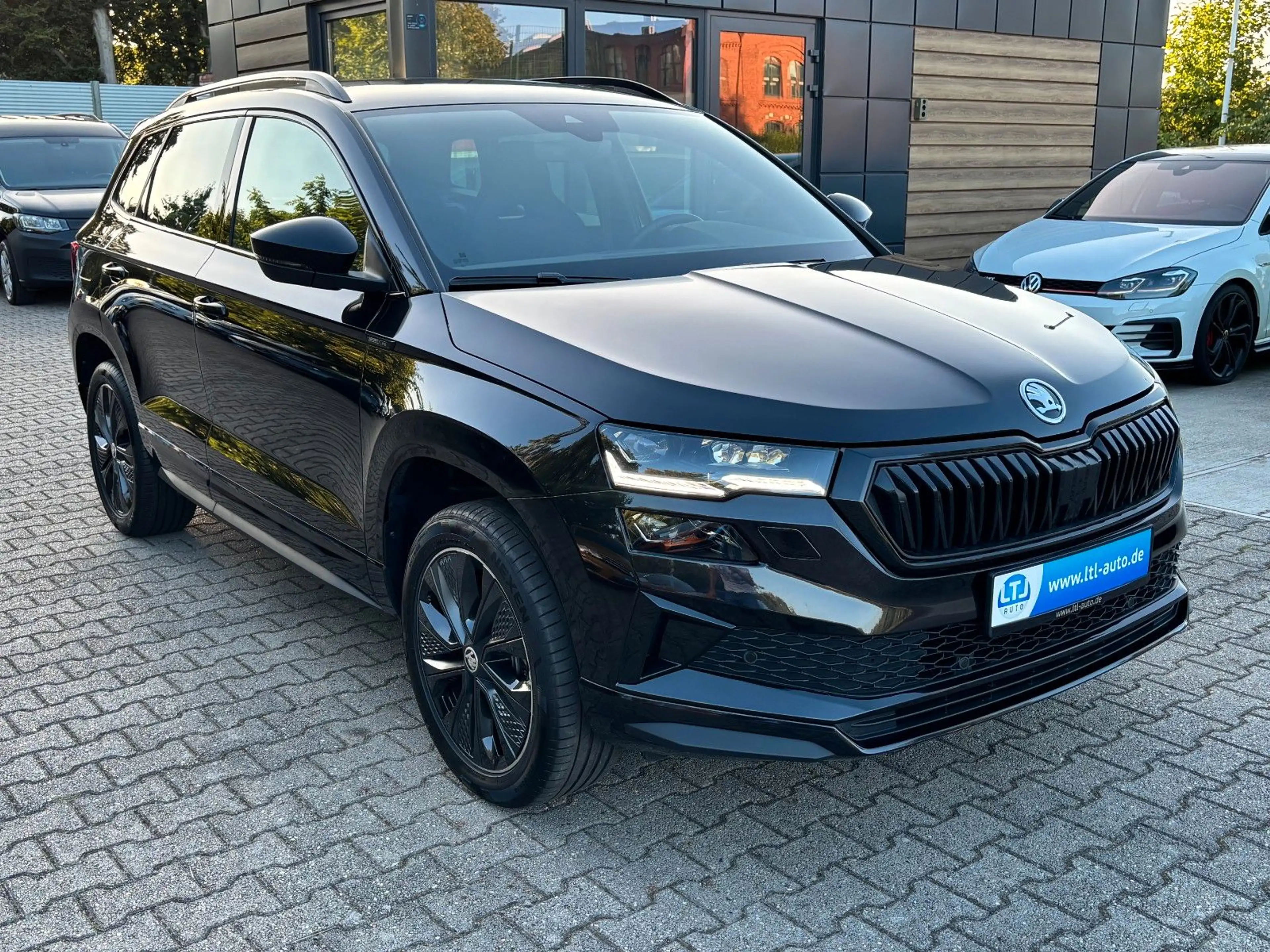 Skoda Karoq 1.5TSI DSG Sportline Canton Navi Vcocpit