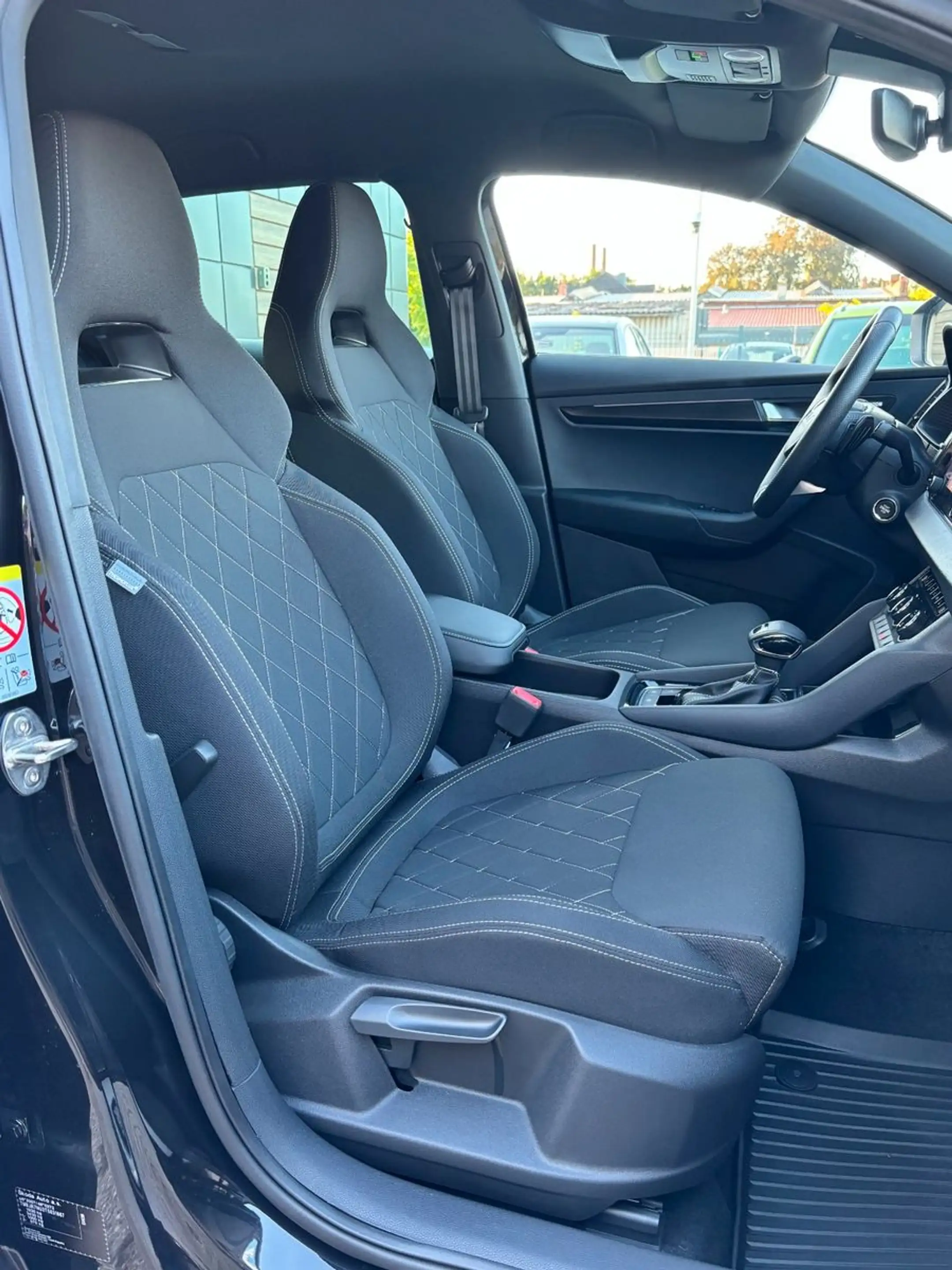 Skoda Karoq 1.5TSI DSG Sportline Canton Navi Vcocpit — photo 14