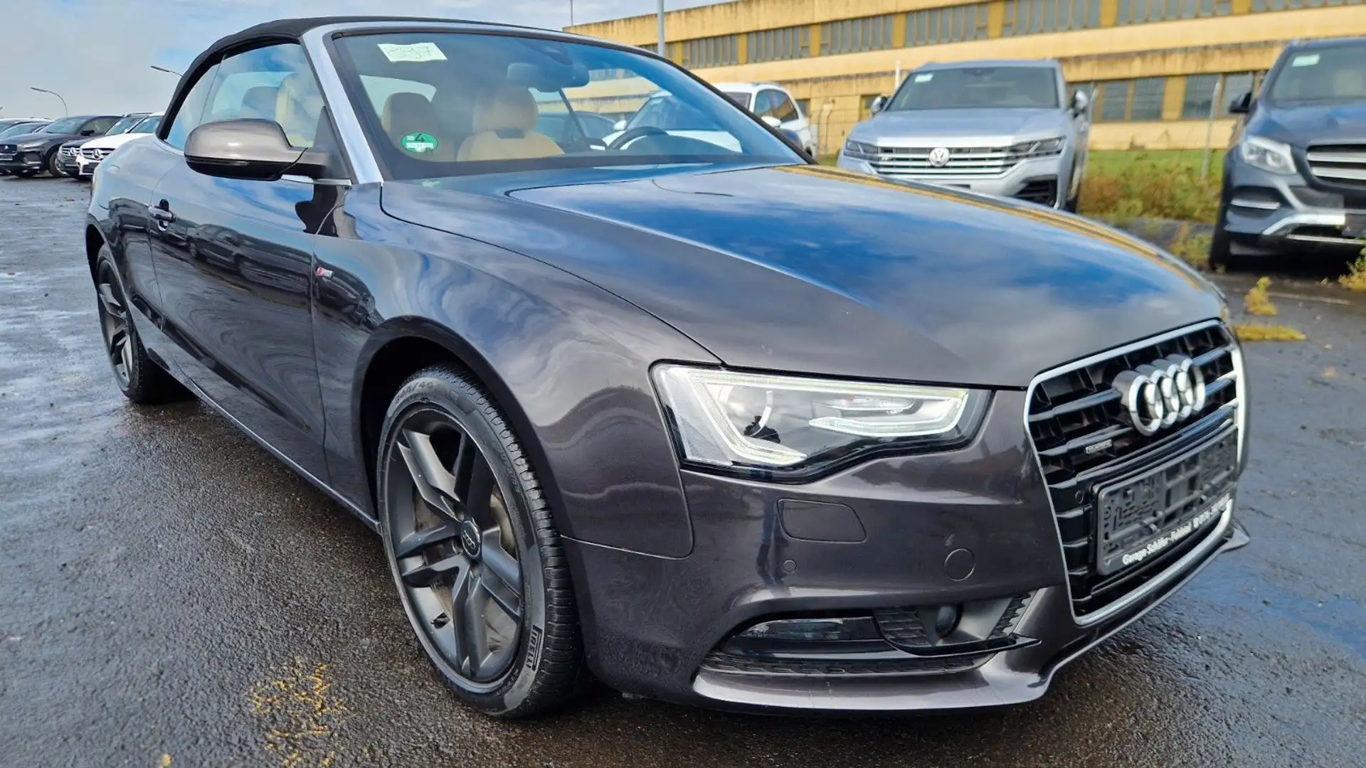 Audi A5 Cabriolet 3.0 TDI Quattro S line Assistenz Grau - 1