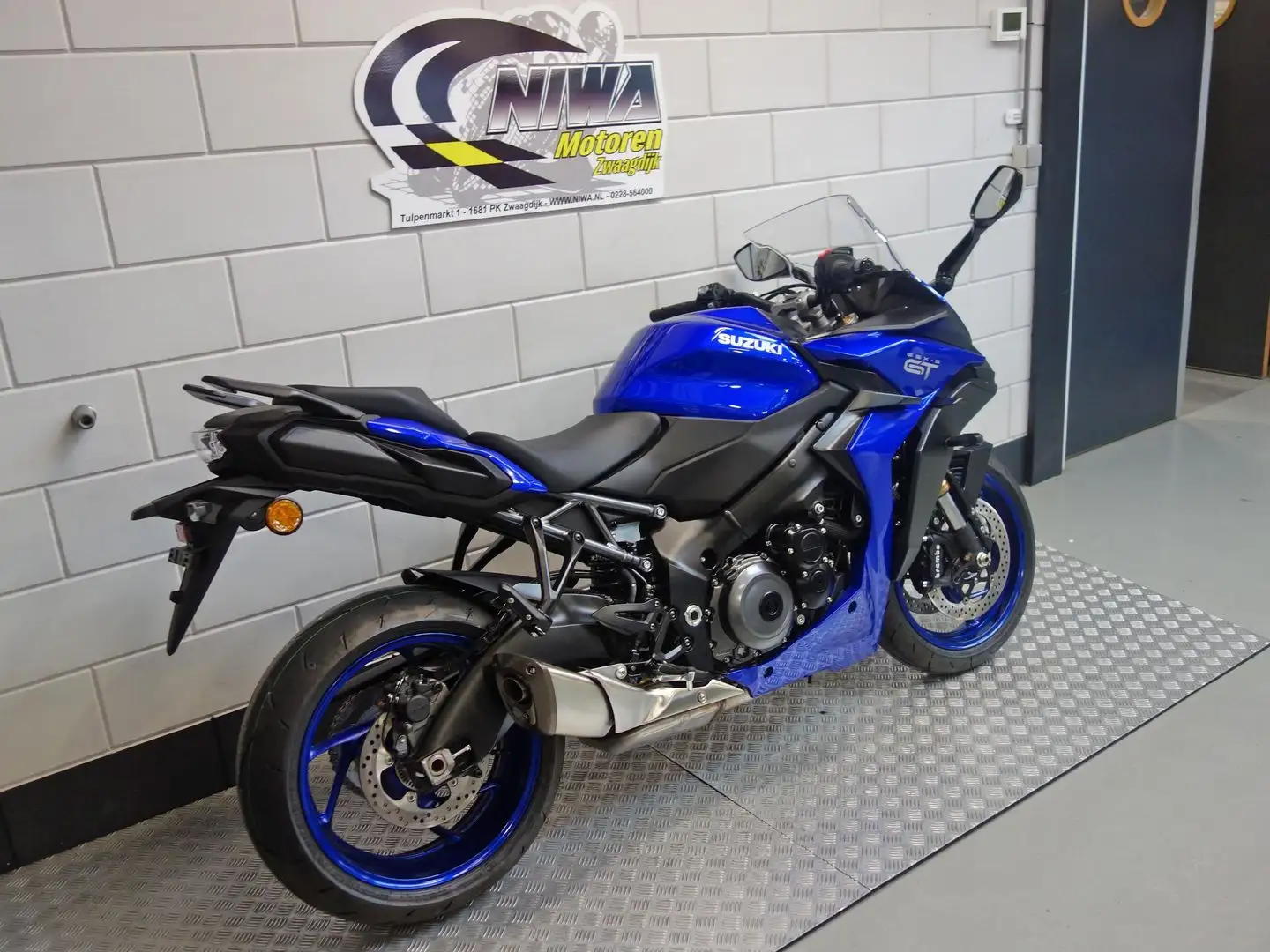 Suzuki GSX S 1000GT Blau - 2