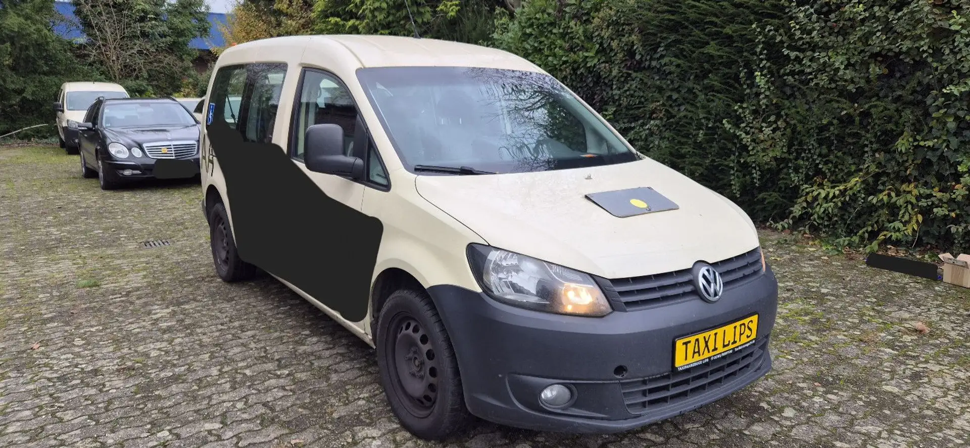 Volkswagen Caddy Maxi Trendline 7.Sitzer - 2