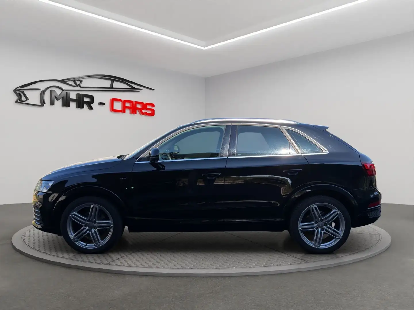 Audi Q3 2.0 TDI S-Line Sport quattro Schwarz - 2
