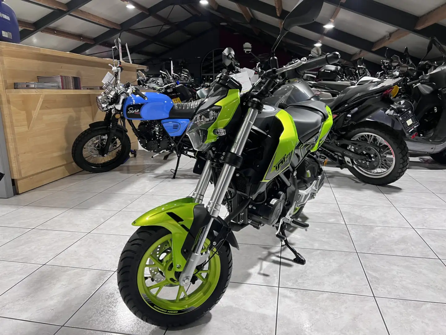 Benelli Tornado NAKED T Verde - 2