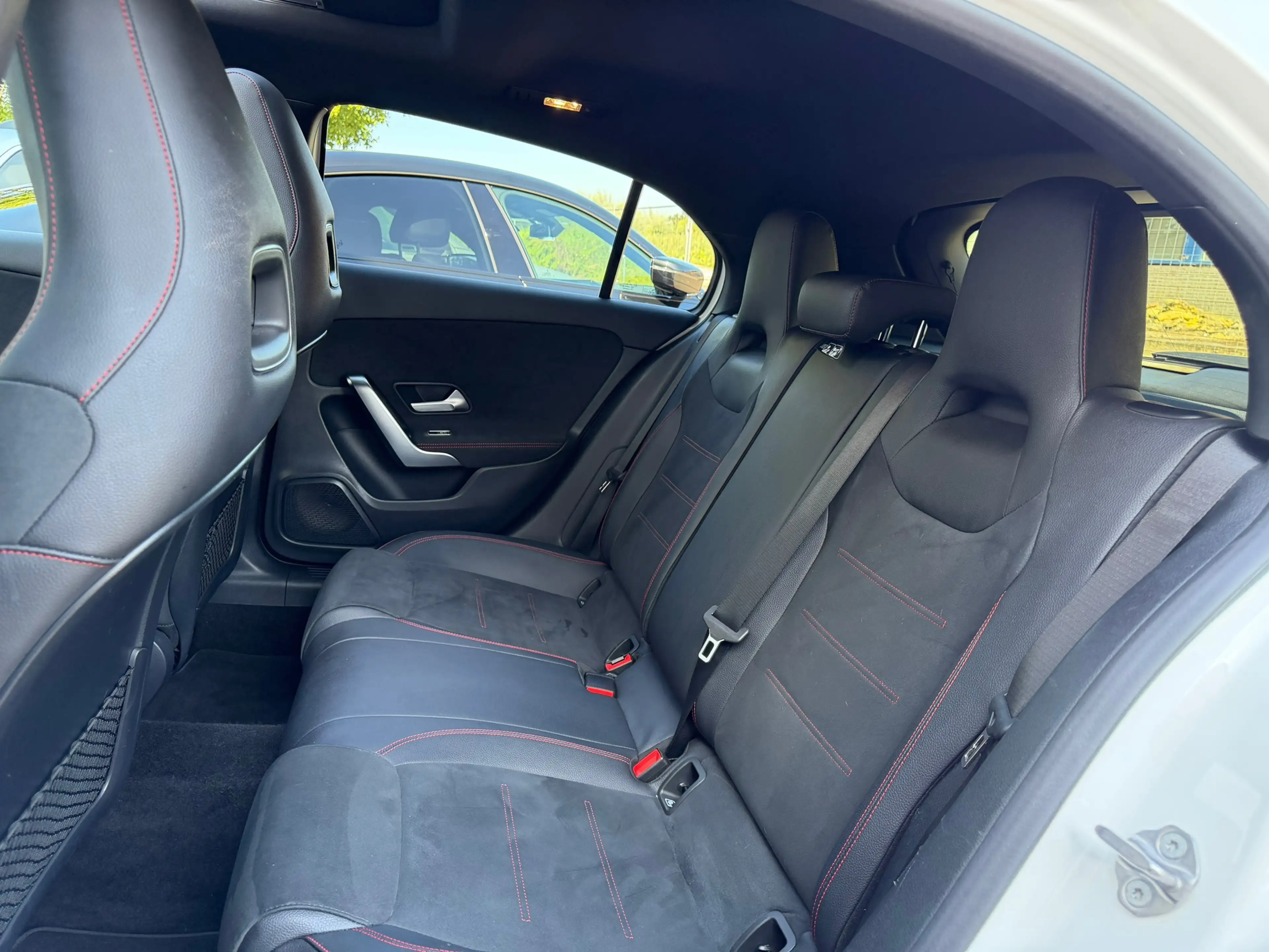 Mercedes-Benz A 180 AMG Pano|Camera|Carplay| Night-pakket — photo 31