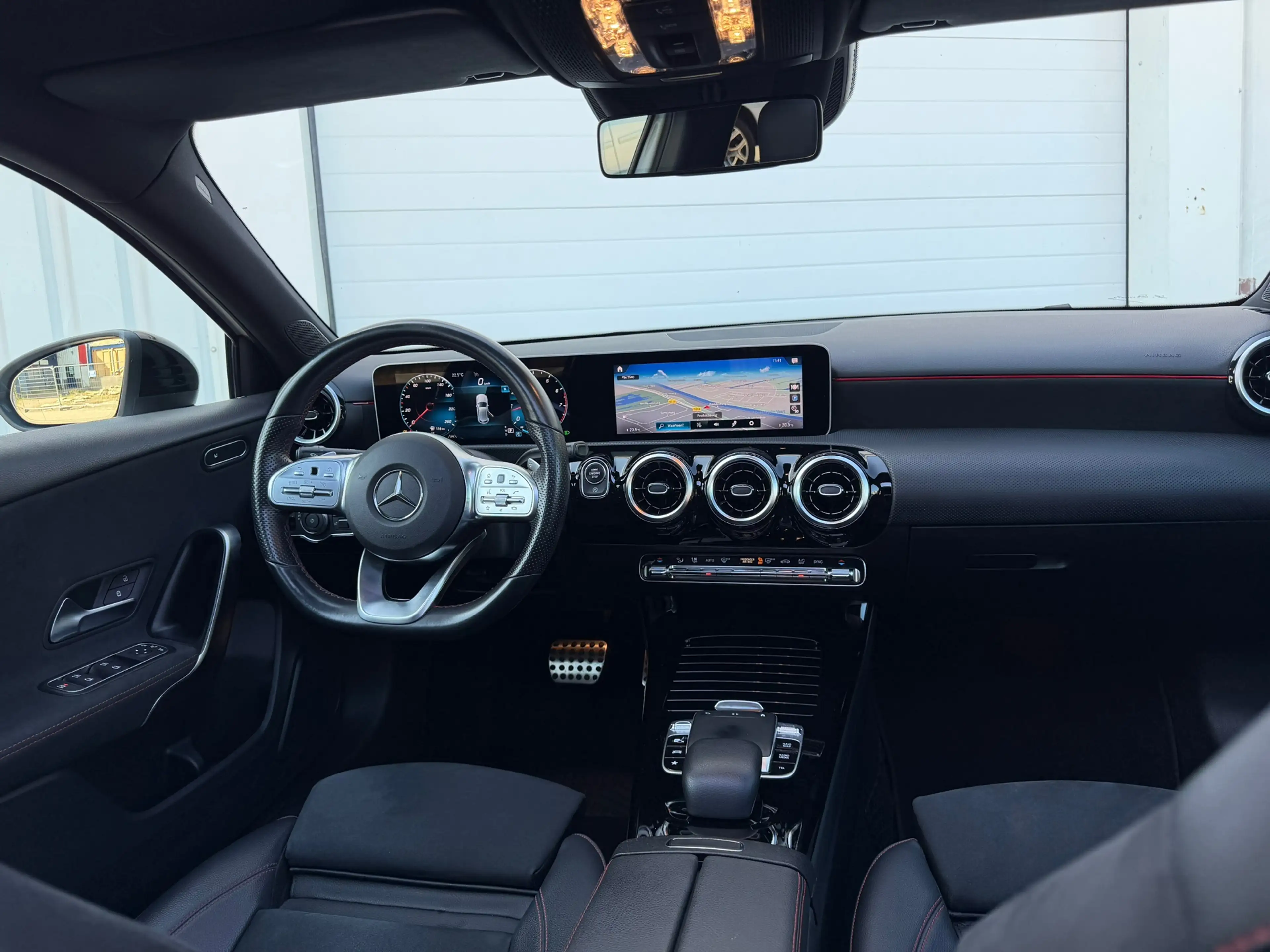 Mercedes-Benz A 180 AMG Pano|Camera|Carplay| Night-pakket — photo 22