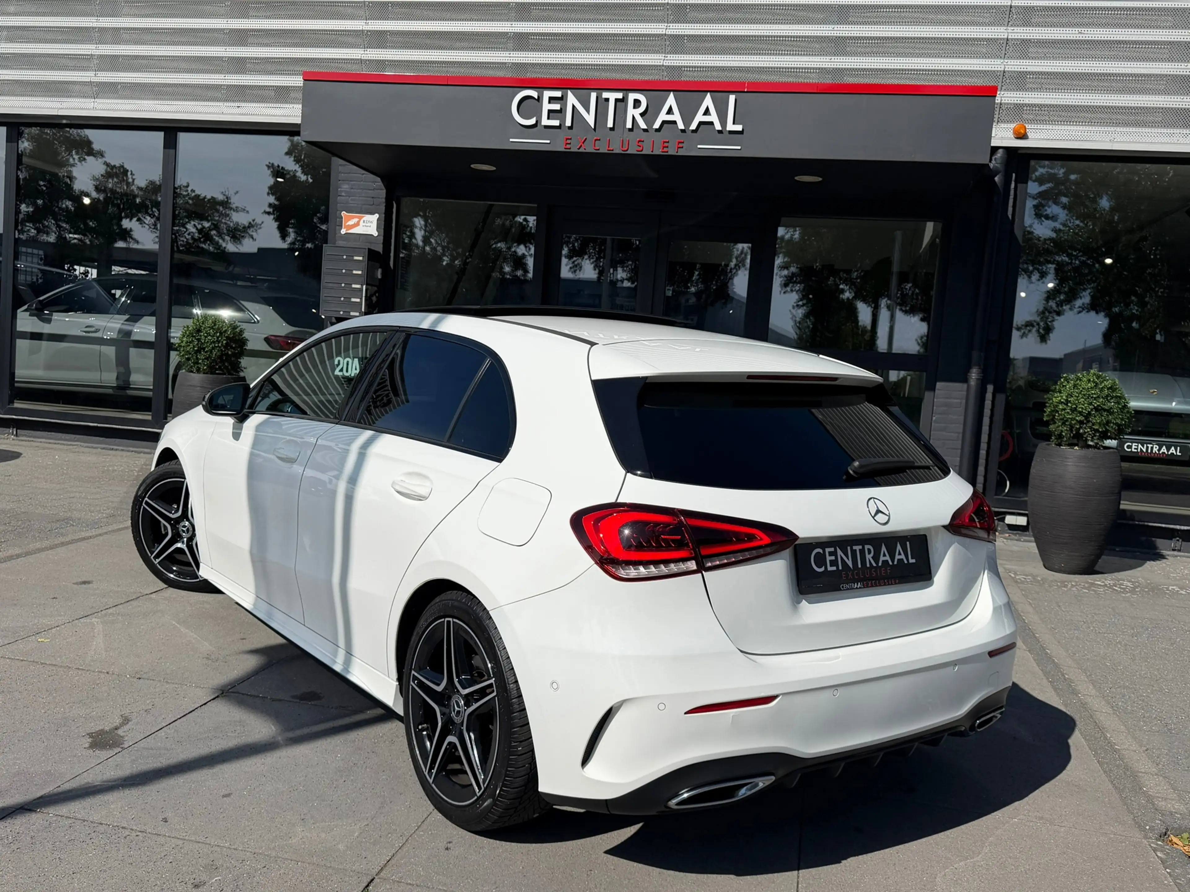 Mercedes-Benz A 180 AMG Pano|Camera|Carplay| Night-pakket — photo 4