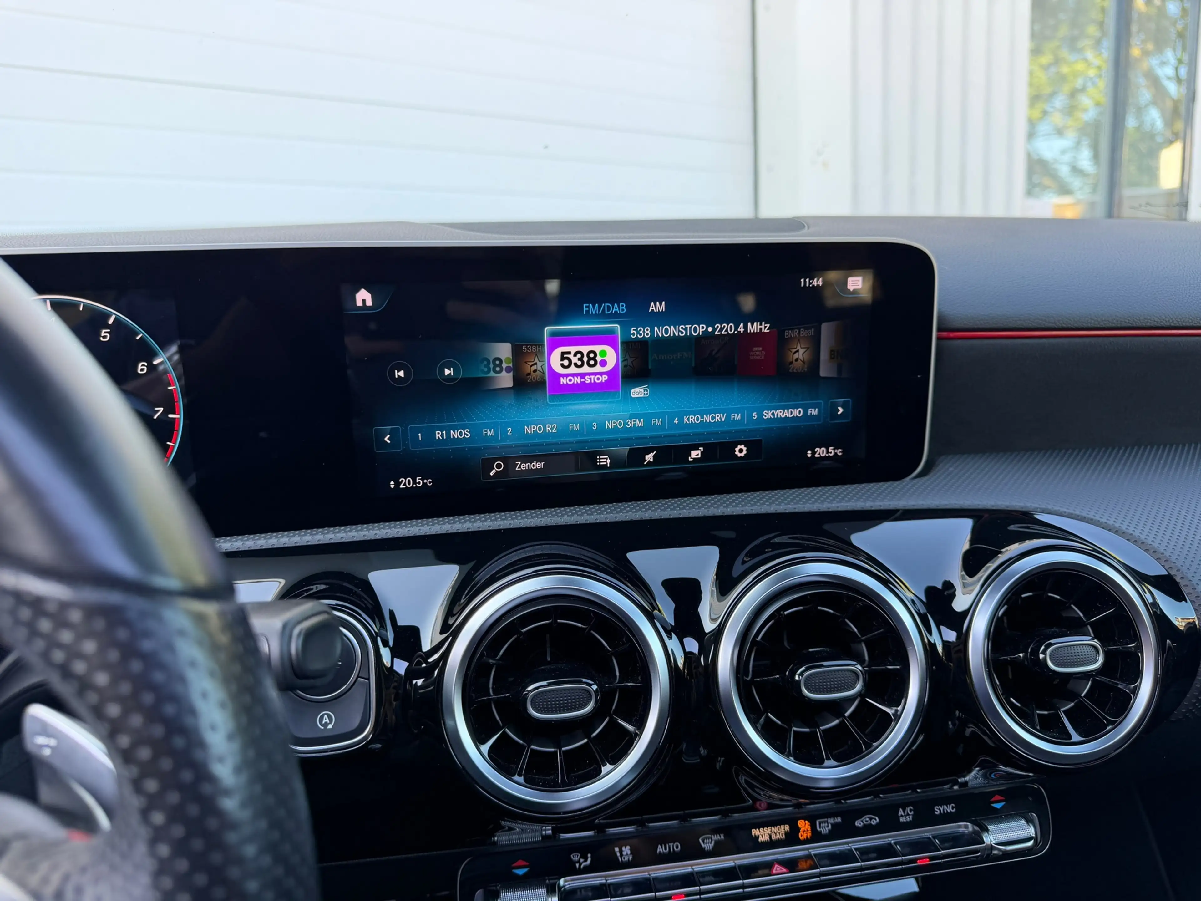 Mercedes-Benz A 180 AMG Pano|Camera|Carplay| Night-pakket — photo 33