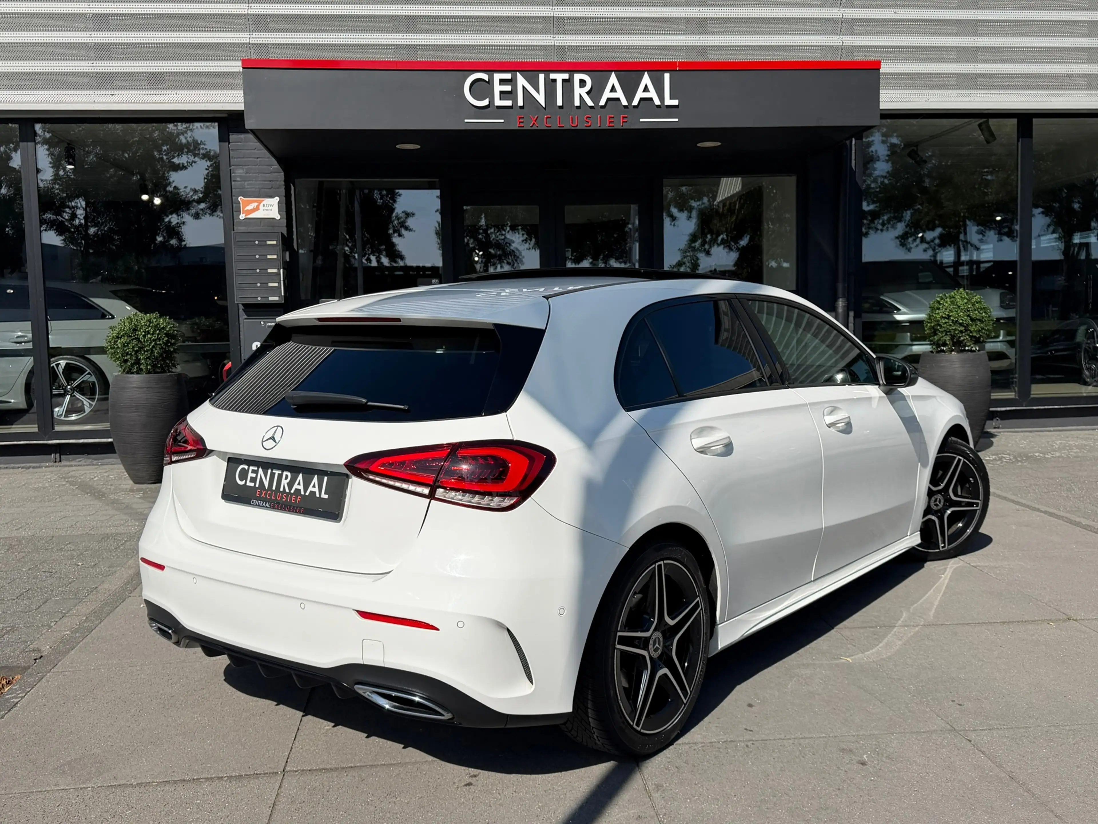 Mercedes-Benz A 180 AMG Pano|Camera|Carplay| Night-pakket — photo 6