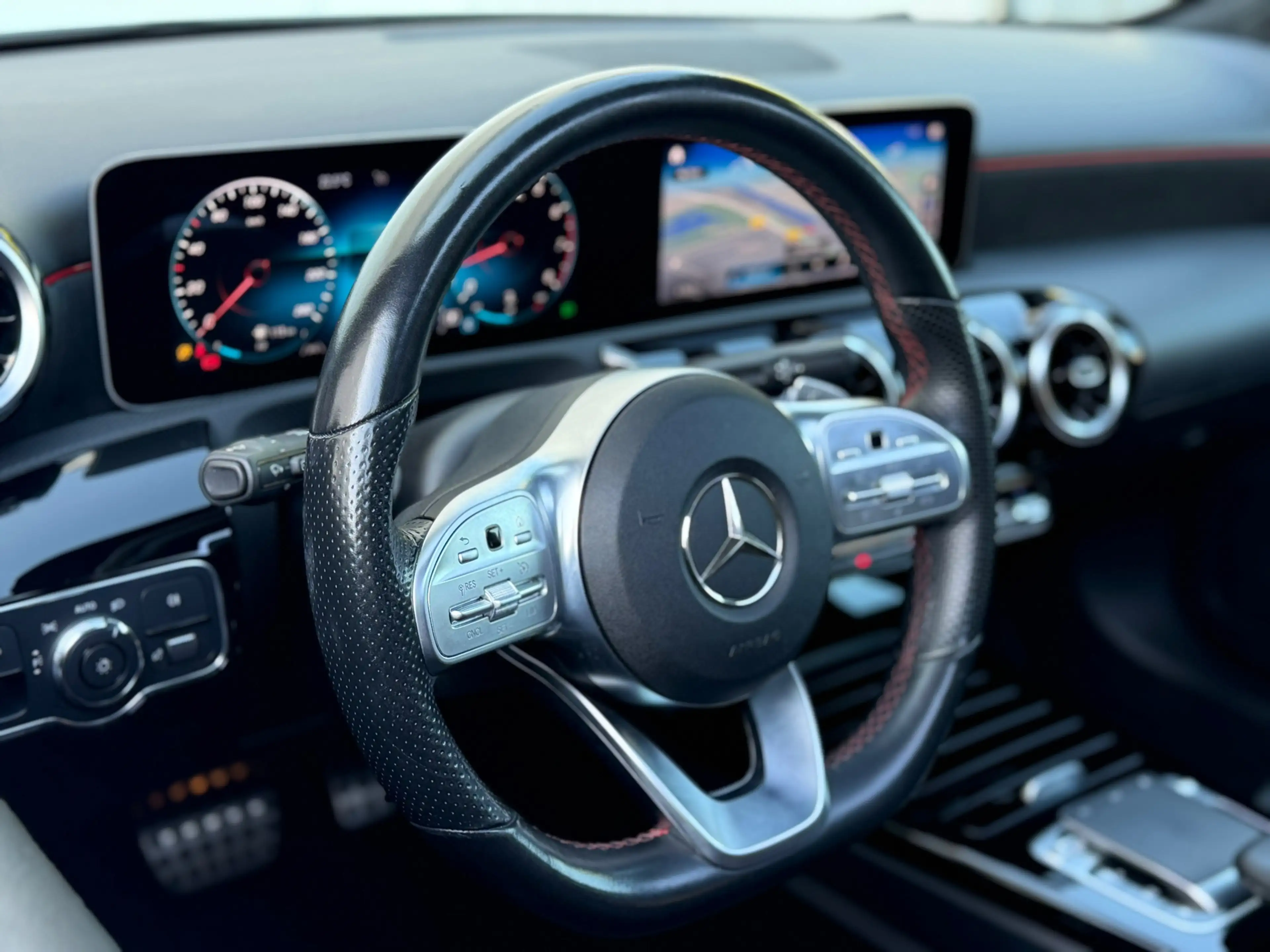 Mercedes-Benz A 180 AMG Pano|Camera|Carplay| Night-pakket — photo 21