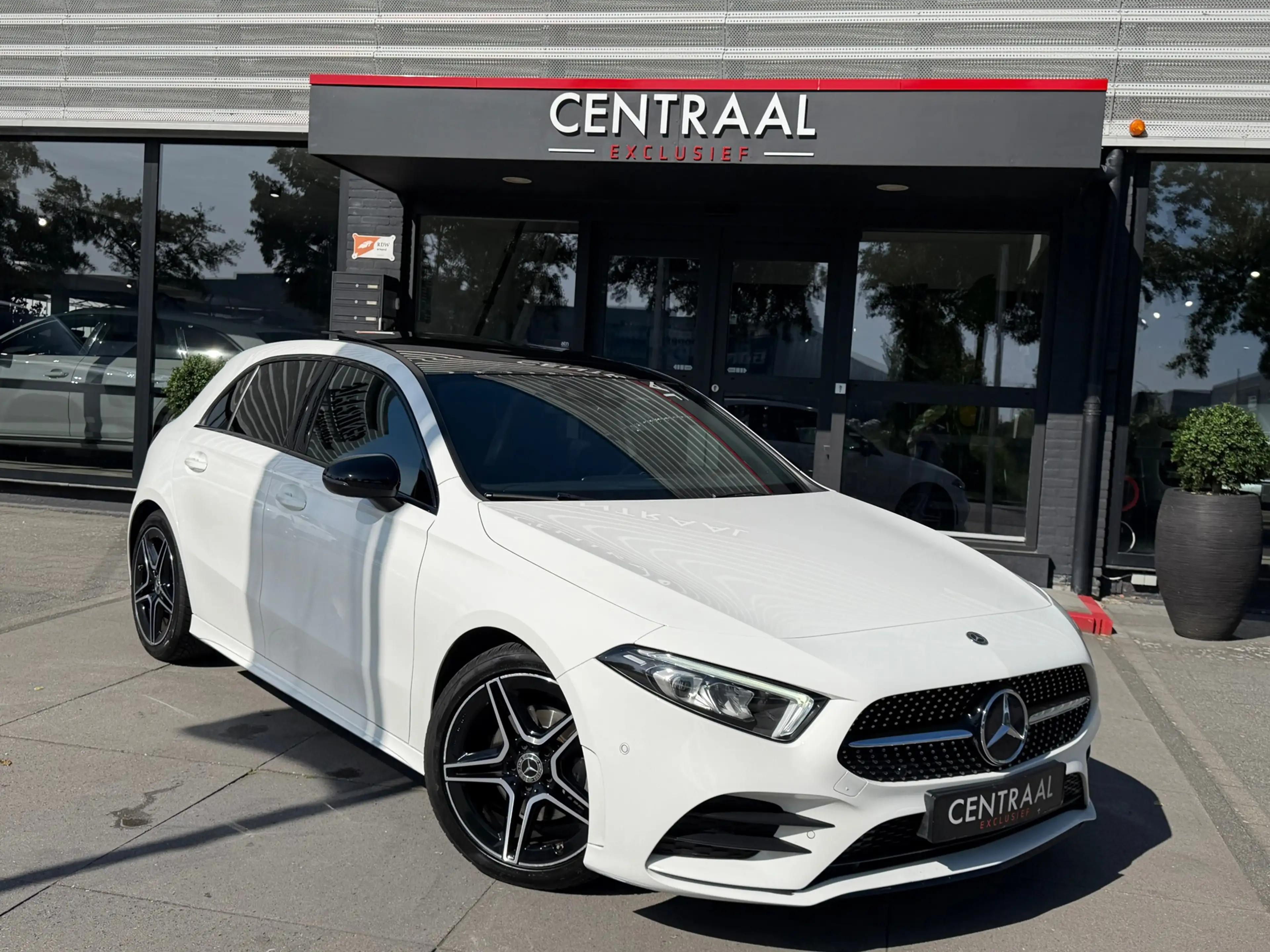 Mercedes-Benz A 180 AMG Pano|Camera|Carplay| Night-pakket — photo 3