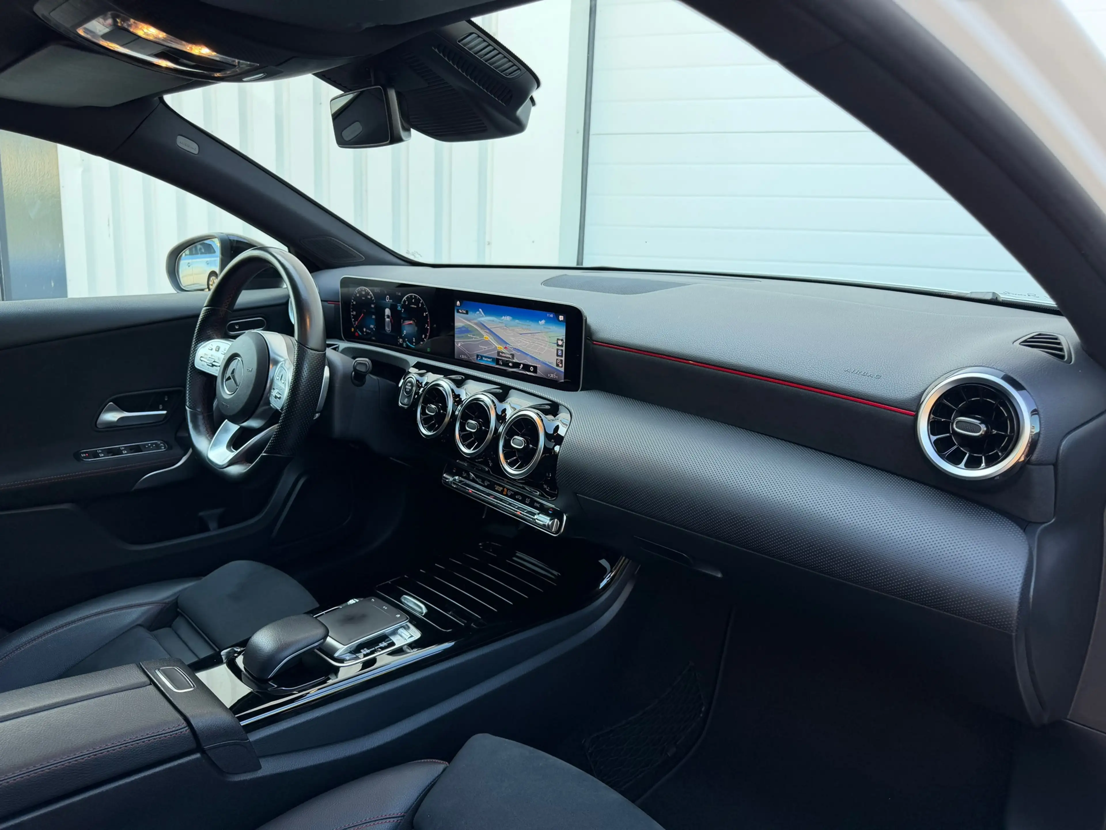 Mercedes-Benz A 180 AMG Pano|Camera|Carplay| Night-pakket — photo 7