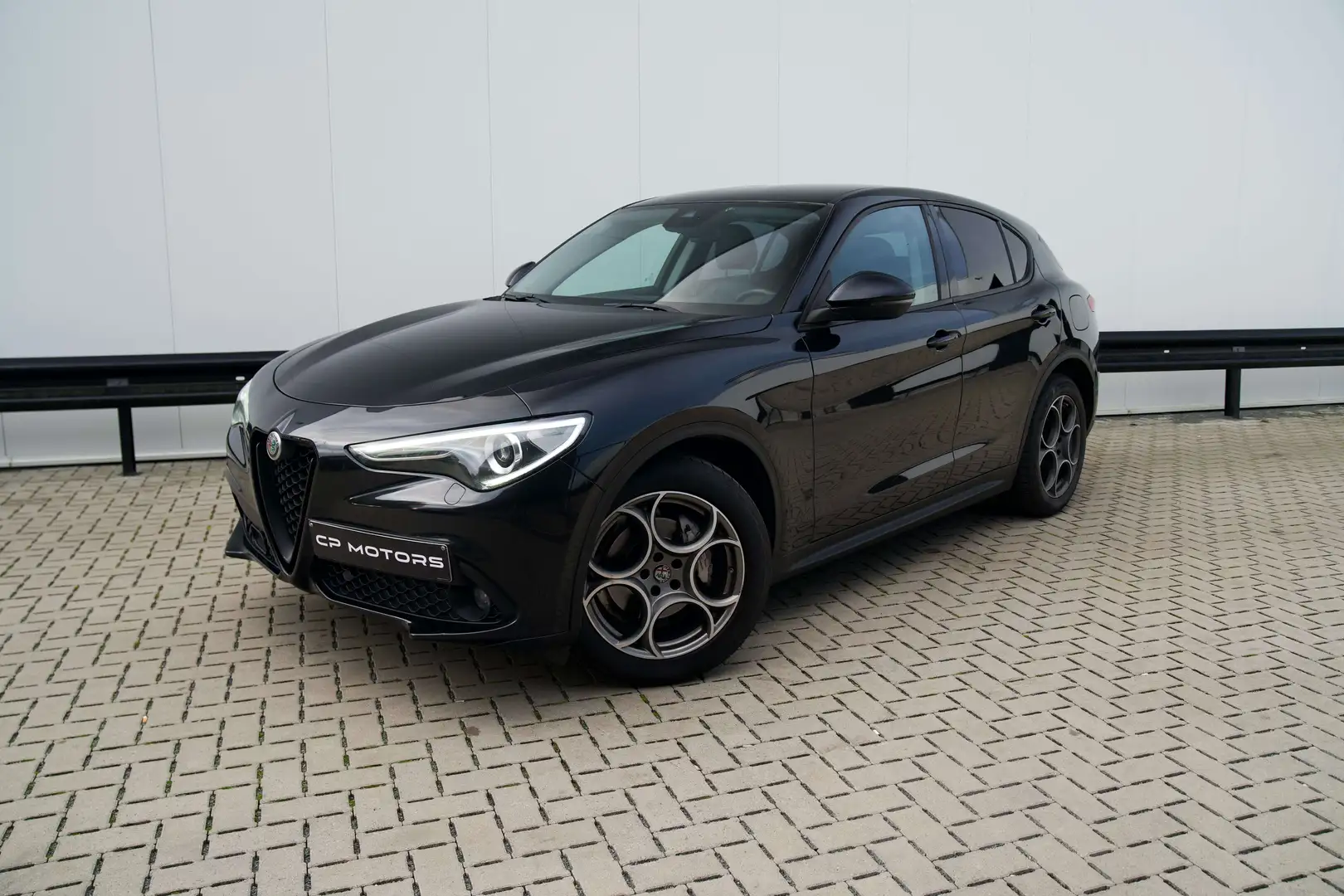 Alfa Romeo Stelvio 2.2D  AUTOMAAT  EURO 6  CARPLAY  AIRCO  TOP Schwarz - 1