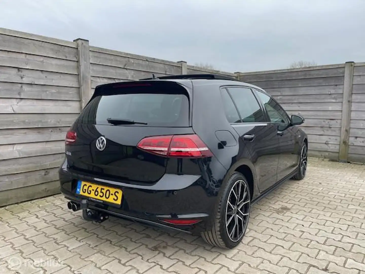 Volkswagen Golf GTE 1.4 TSI Pano-Trekhaak-Navi-Led- Schwarz - 2