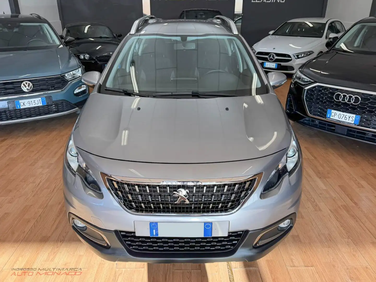 Peugeot 2008 BlueHDi BUsiness Grigio - 2