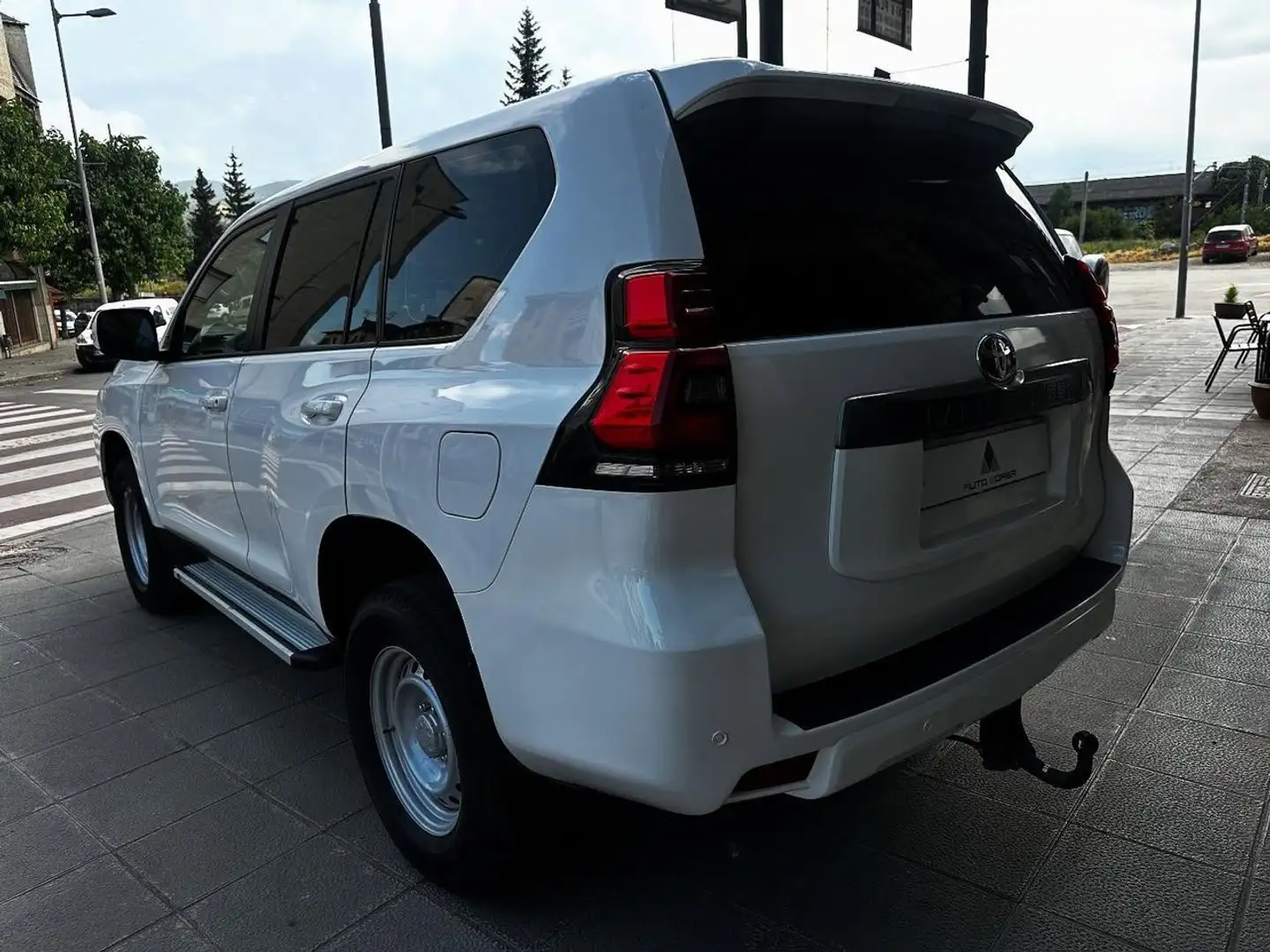 Toyota Land Cruiser D-4D GX Weiß - 2