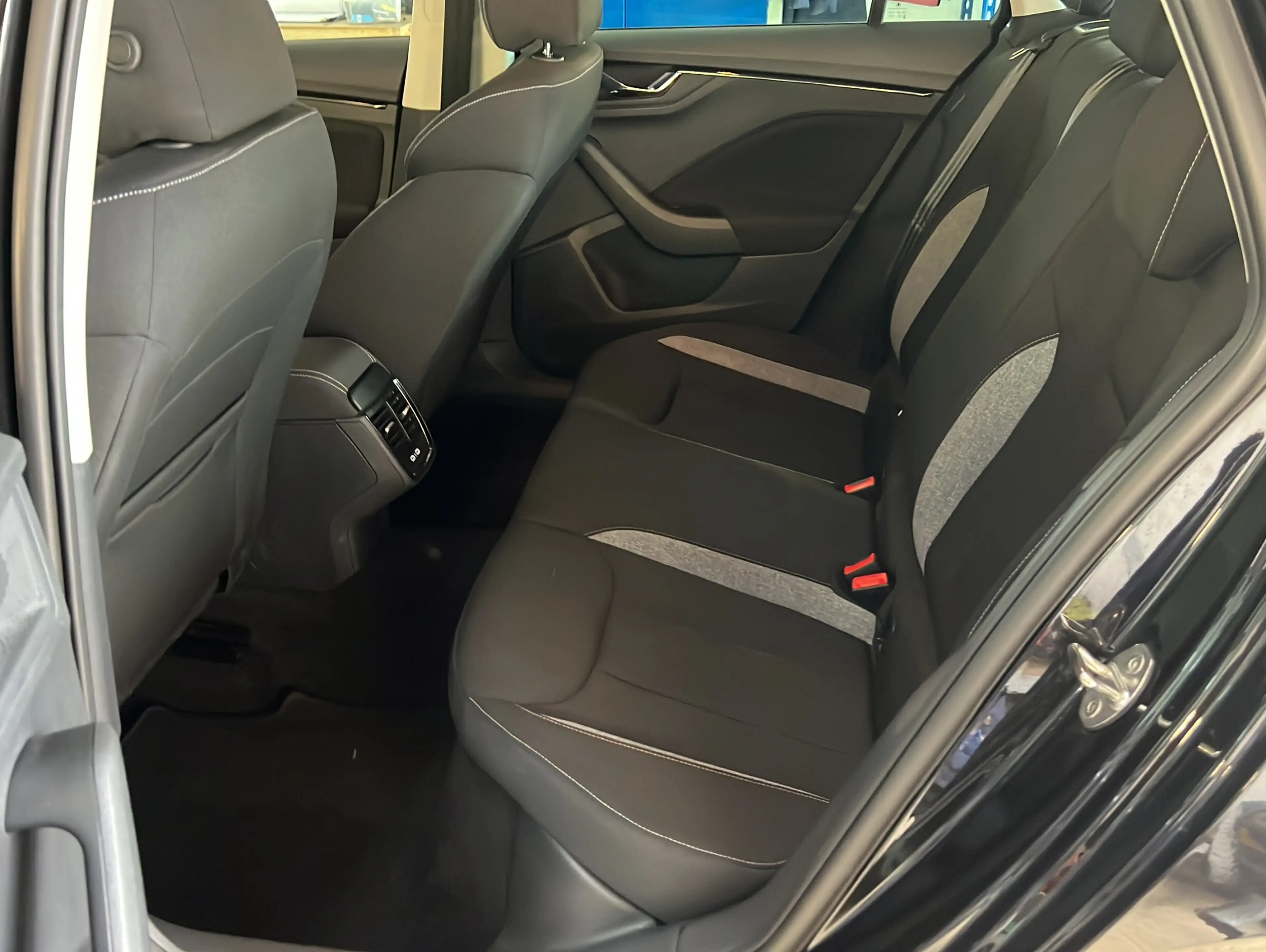 Skoda Kamiq 1.0 TSI Selection*DAB+*Spurassist*LED — photo 13
