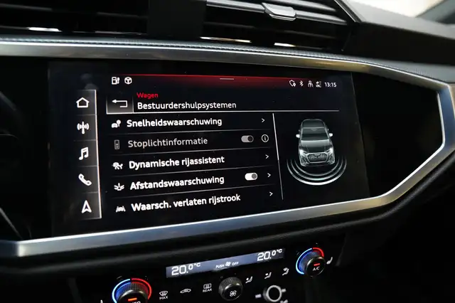 Audi Q3 view 20