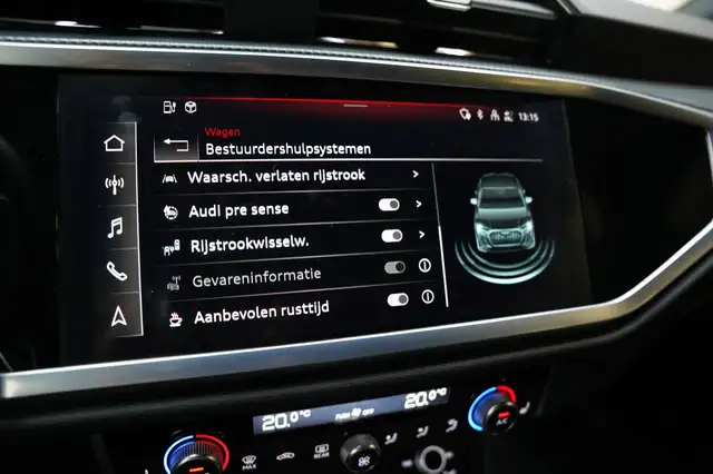 Audi Q3 view 21