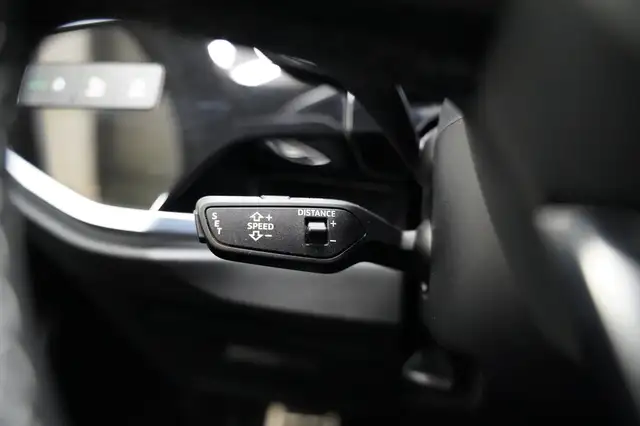 Audi Q3 view 23