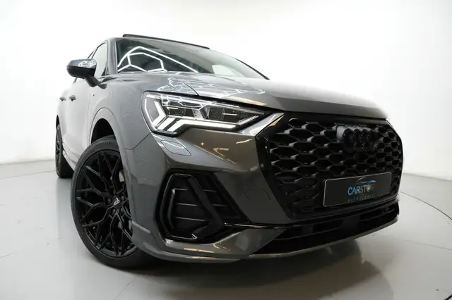 Audi Q3 view 9