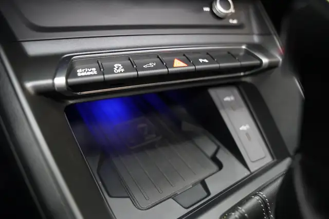 Audi Q3 view 17