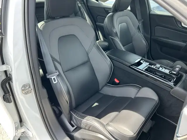 Volvo S60 view 10
