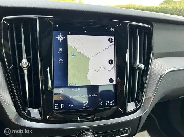 Volvo S60 view 21