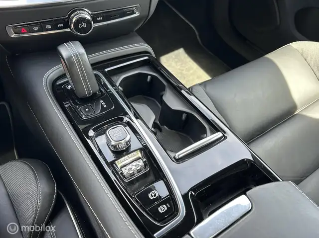 Volvo S60 view 19
