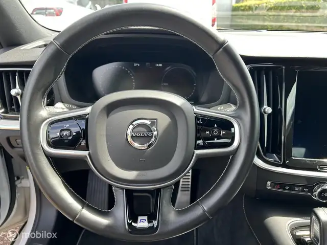 Volvo S60 view 20