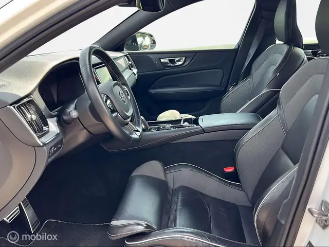 Volvo S60 view 8