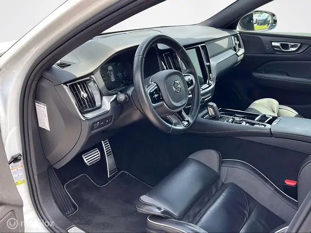 Volvo S60 view 14