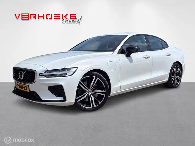 Volvo S60 view 5