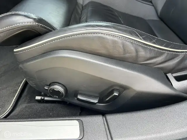 Volvo S60 view 11