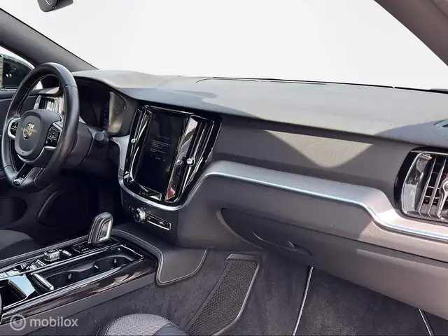 Volvo S60 view 16