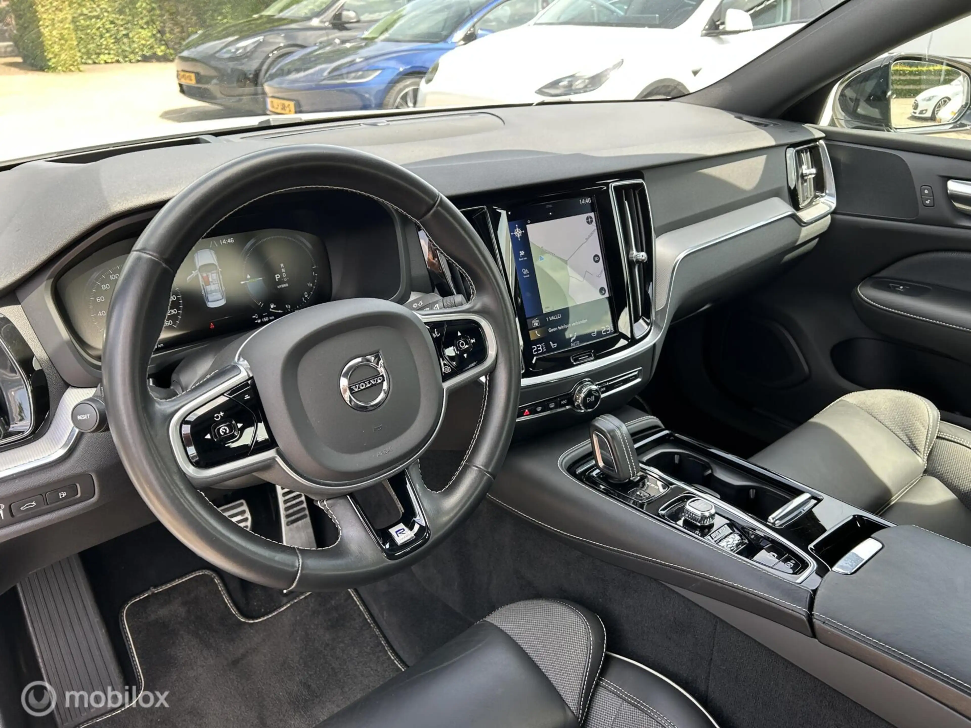 Volvo S60 2.0 T6 AWD Twin Engine R-Design — photo 17