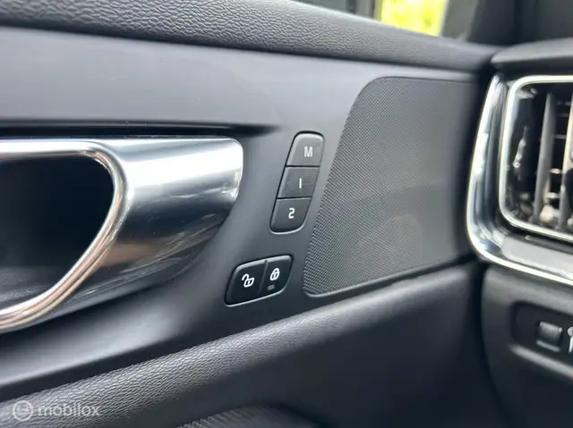 Volvo S60 view 23