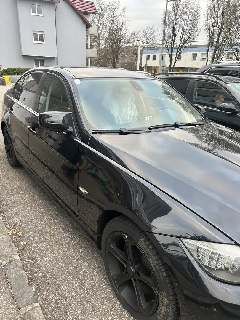 BMW 318 318d Advantage Schwarz - 1