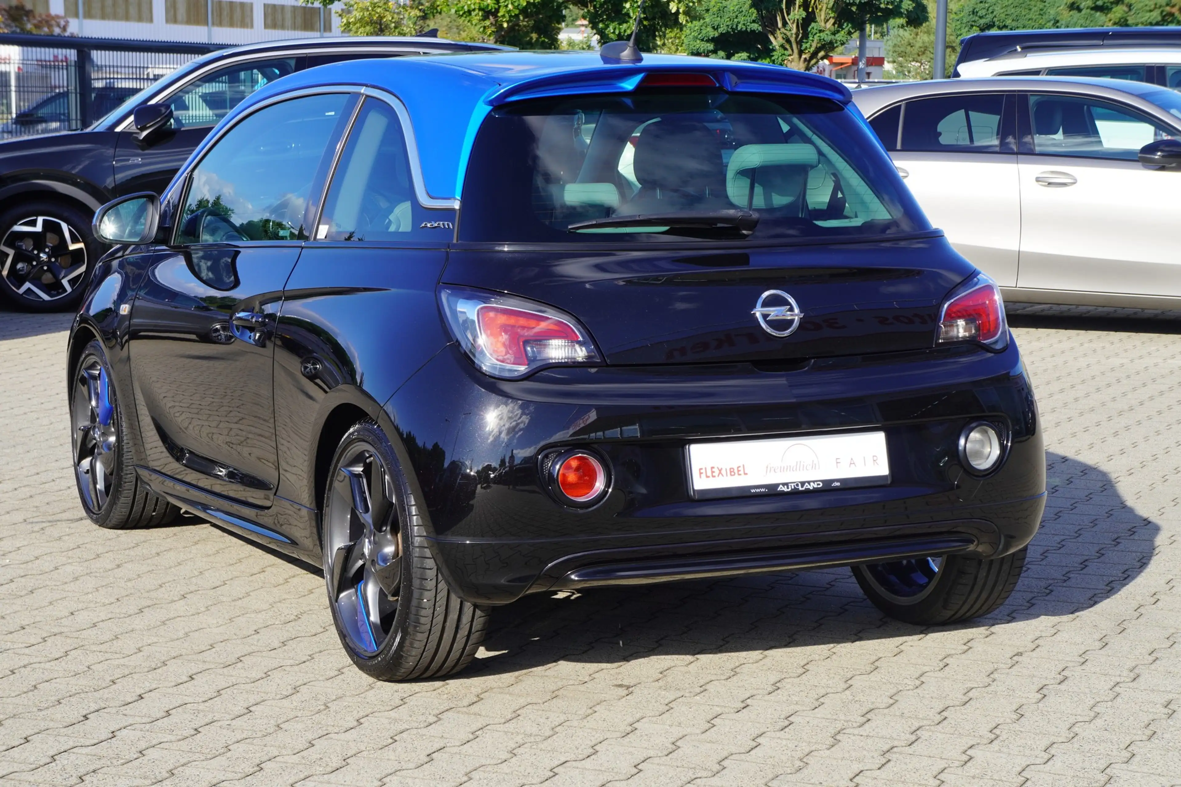 Opel Adam 1.4 Glam Teilleder Sitzheizung Tempomat — photo 4