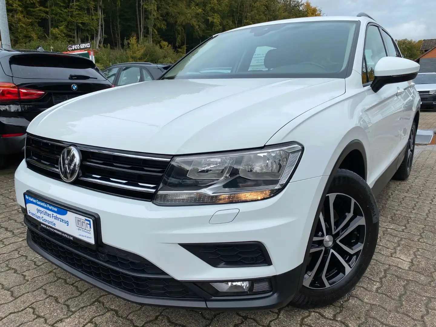 Volkswagen Tiguan Trendline BMT/Start-Stopp 1.HAND NAVI PDC Weiß - 1