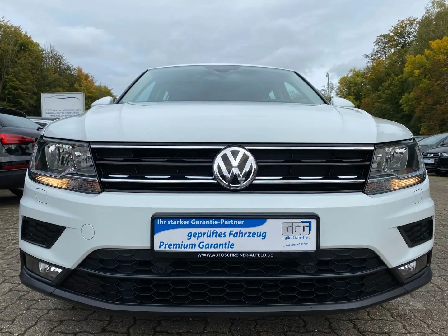 Volkswagen Tiguan Trendline BMT/Start-Stopp 1.HAND NAVI PDC Weiß - 2