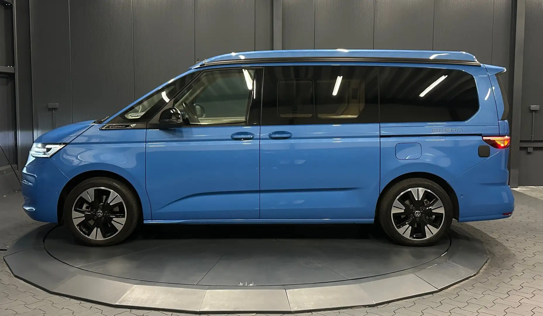 Volkswagen T7 California Ocean eHybrid 4MOTION*19Zoll*el.DACH*DCC*AHK*HUD* Azul - 2