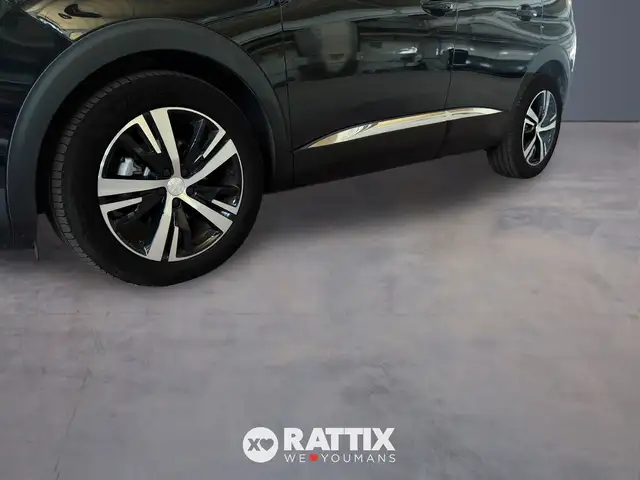 Peugeot 3008 view 4