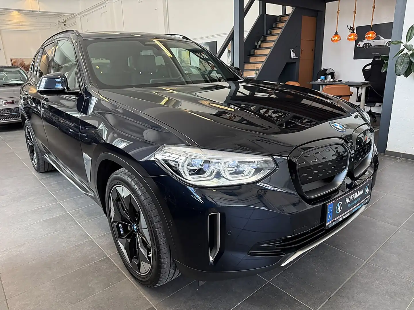 BMW iX3 Impressive,AHK/Hud/HiFi/20"/Pano/ACC Pro/ Schwarz - 1