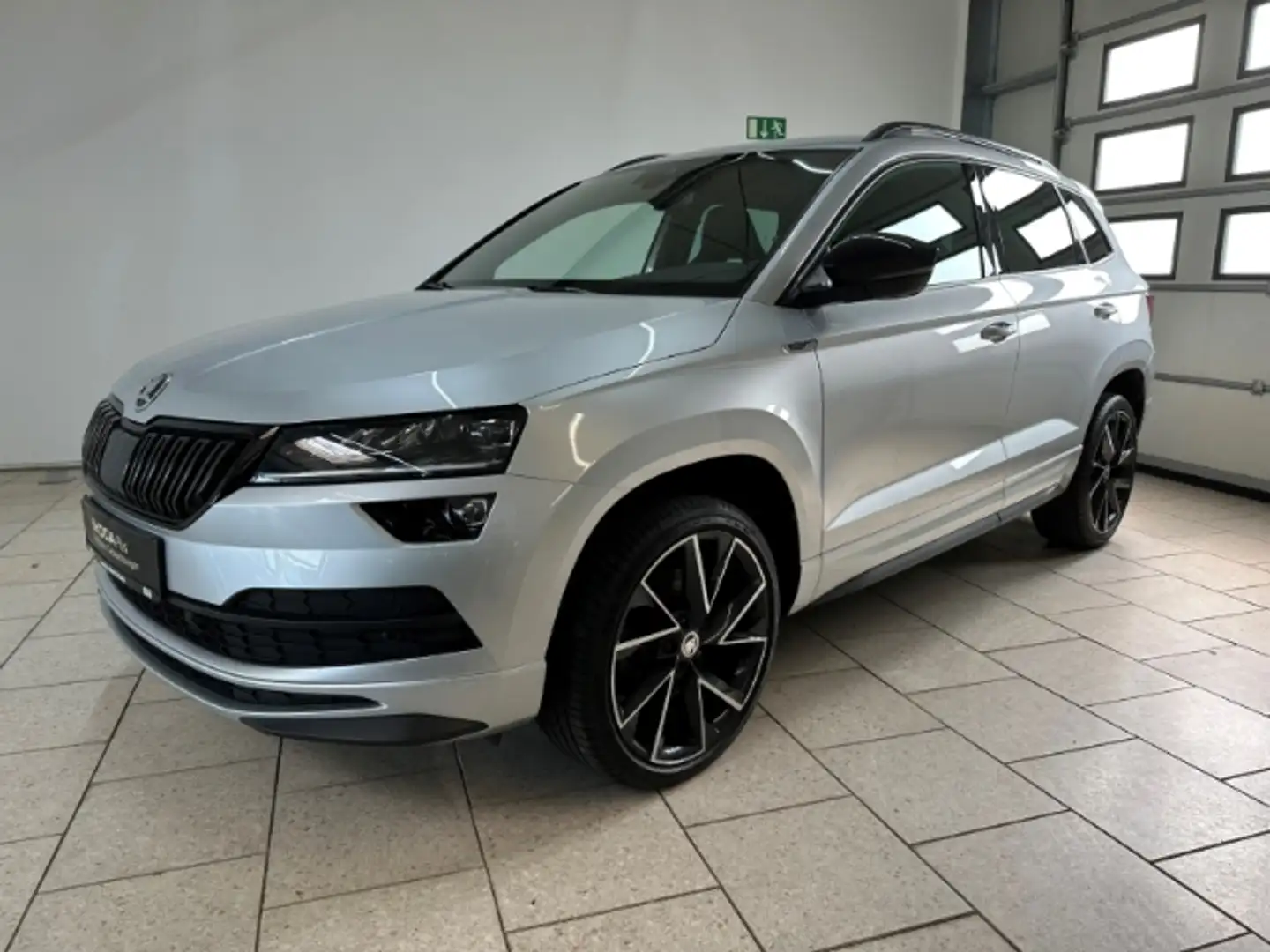 Skoda Karoq Sportline 1.5 TSI ACT DSG Navi ACC SHZ LED Silber - 2