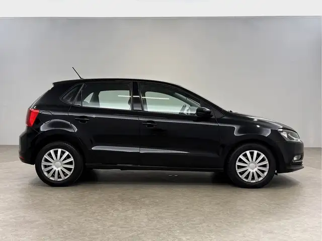 Volkswagen Polo view 8