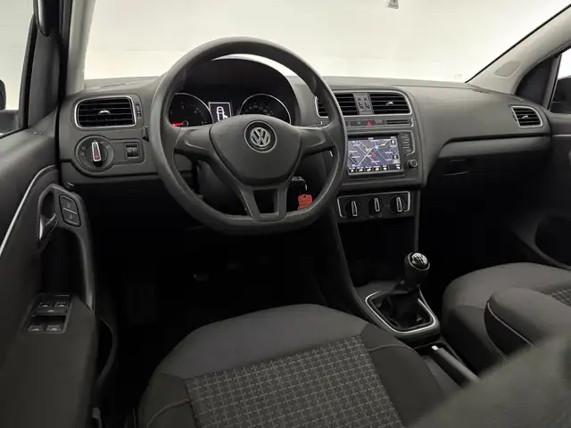 Volkswagen Polo view 13