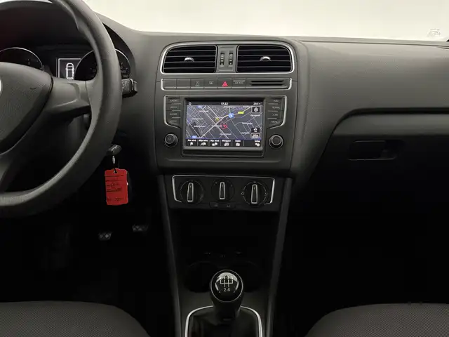 Volkswagen Polo view 16